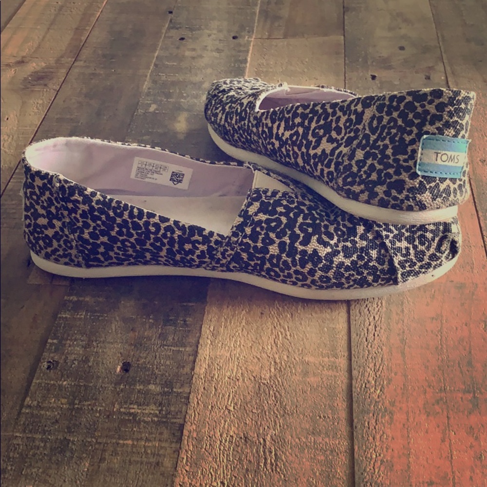 Leopard Print TOMS